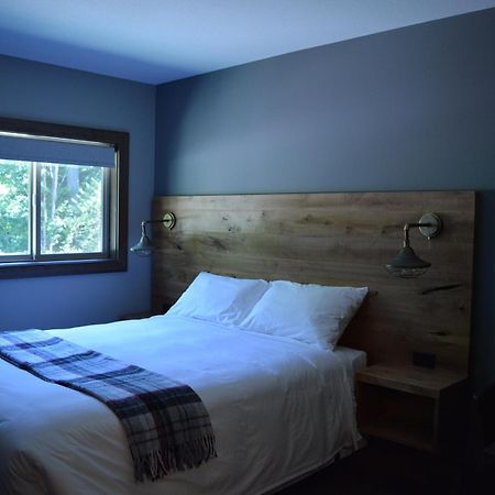 Sasquatch Inn Harrison Mills Екстер'єр фото