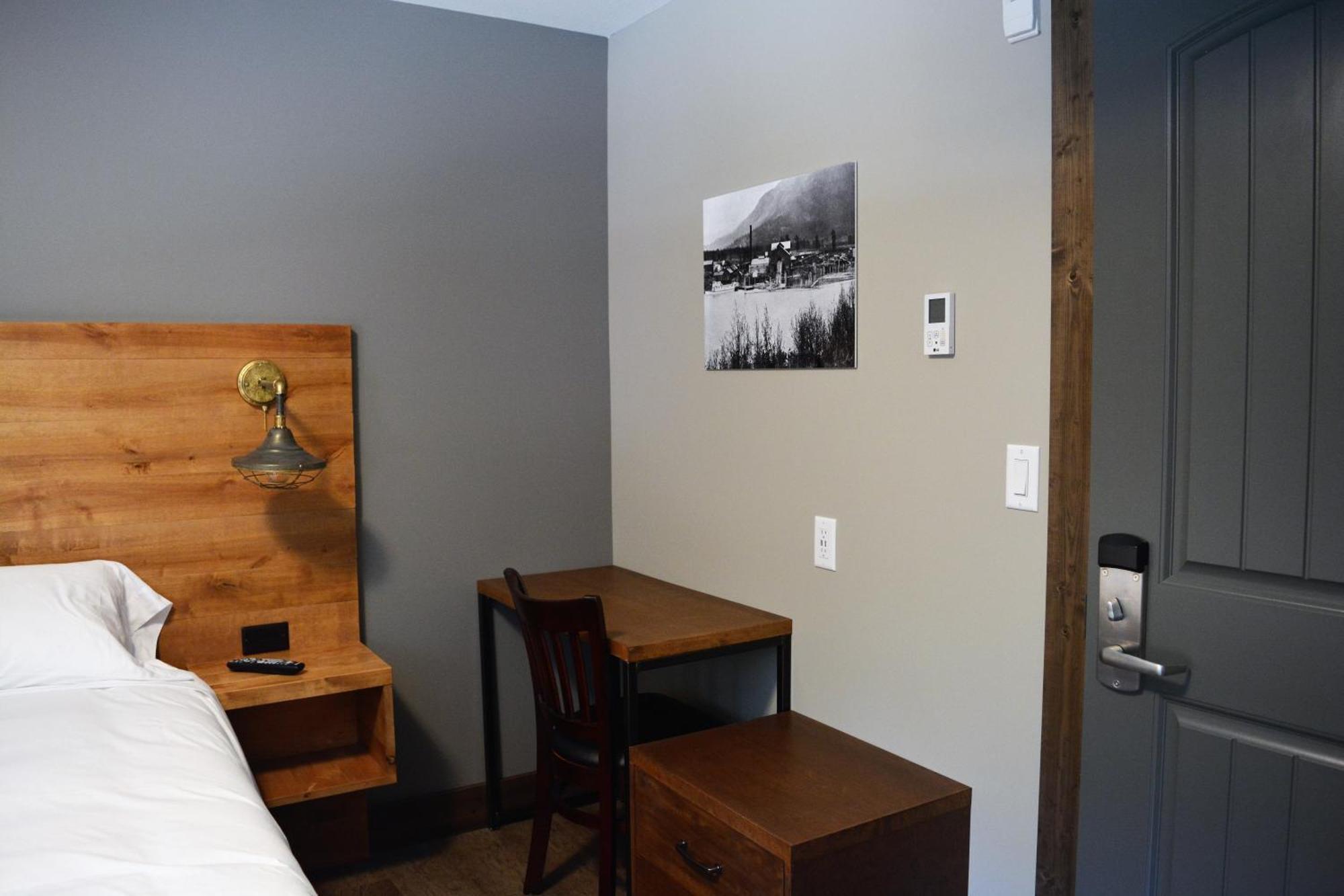 Sasquatch Inn Harrison Mills Екстер'єр фото