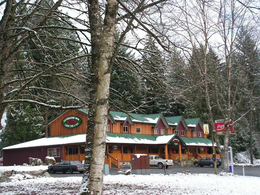Sasquatch Inn Harrison Mills Екстер'єр фото